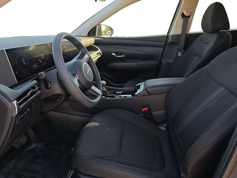 Certified 2025 Hyundai Tucson SEL FWD image 11
