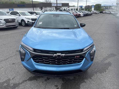Used 2025 Chevrolet Trax RS w/ Sunroof Package FWD image 9