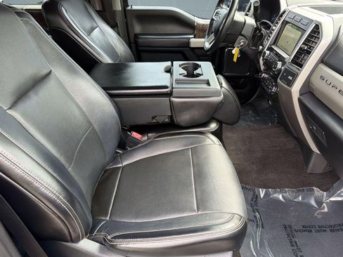 Used 2018 Ford F250 Lariat w/ Lariat Value Package AWD/4WD image 22