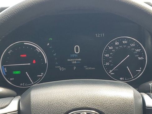 Used 2024 Toyota Sienna Limited image 38