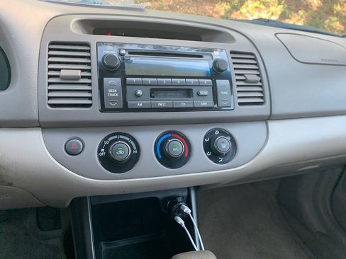 Used 2003 Toyota Camry LE FWD image 11