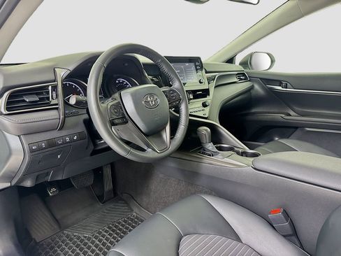 Used 2024 Toyota Camry SE FWD image 9