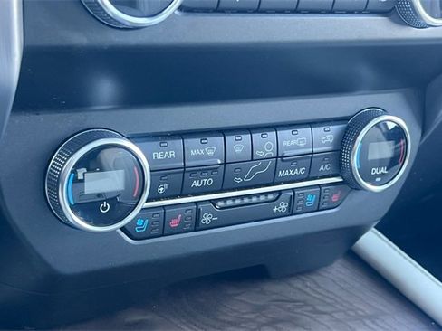 Used 2020 Ford Expedition Platinum image 25