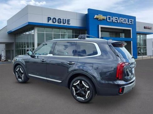 Used 2025 Kia Telluride S image 3