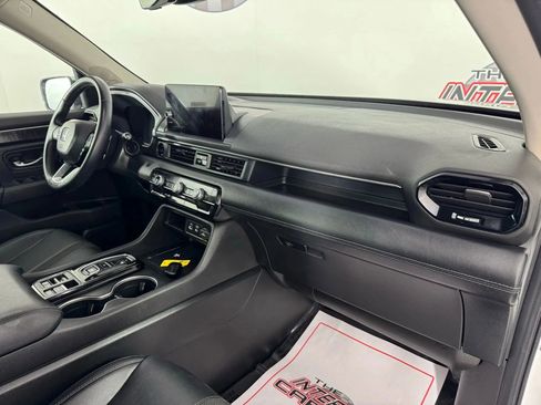 Used 2023 Honda Pilot Touring image 12