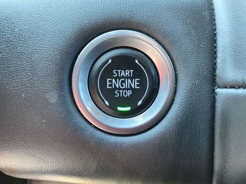 Used 2023 GMC Yukon Denali Ultimate AWD/4WD image 17