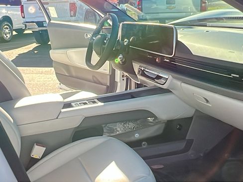 Used 2023 Hyundai Ioniq 6 Limited image 13