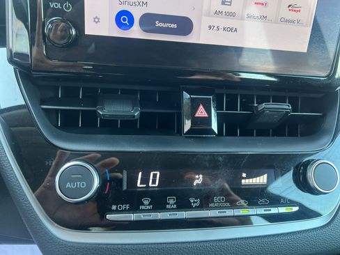 Used 2024 Toyota Corolla LE FWD image 32