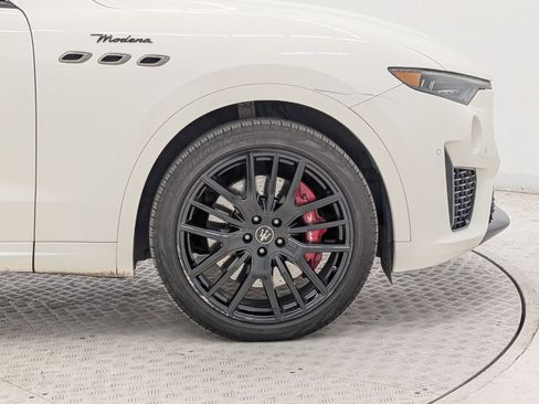 Used 2022 Maserati Levante Modena image 12