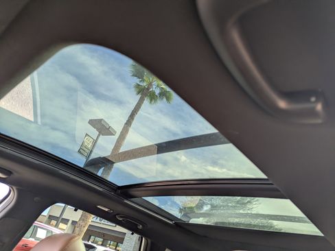 Used 2019 Kia Sorento SX image 35