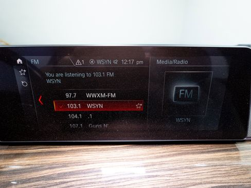 Used 2019 BMW 540i w/ Premium Package image 19