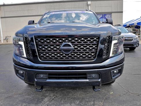 Used 2019 Nissan Titan SV w/ SV Convenience Package AWD/4WD image 3