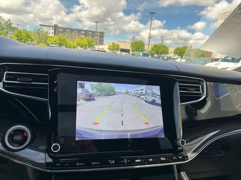 Used 2022 Jeep Wagoneer Series III w/ Premium Group I image 22