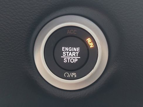 New 2026 Chrysler Voyager LX FWD image 31