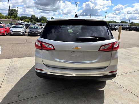 Used 2020 Chevrolet Equinox LT w/ Driver Convenience Package image 6