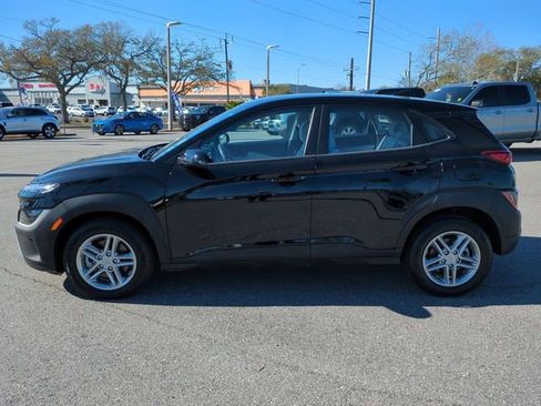Used 2023 Hyundai Kona SE w/ Cargo Package image 7