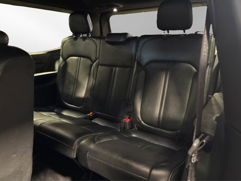 Used 2024 Jeep Wagoneer Series II w/ Flexible Seating Group image 42