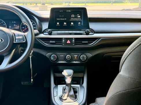 Used 2021 Kia Forte LXS FWD image 23