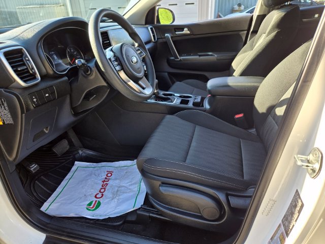Used 2022 Kia Sportage LX AWD/4WD image 11