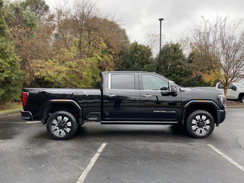 Used 2024 GMC Sierra 2500 Denali w/ Denali Reserve Package image 10