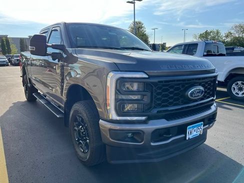 Used 2023 Ford F250 XLT w/ XLT Premium Package AWD/4WD image 1