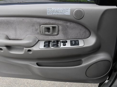 Used 2003 Toyota Tacoma PreRunner image 15