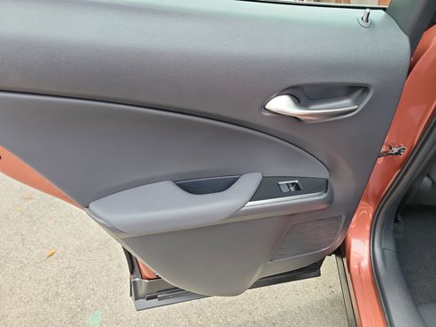 Used 2025 Lexus UX 300h FWD image 11