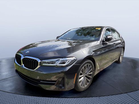 Certified 2023 BMW 530i xDrive w/ Premium Package AWD/4WD image 3
