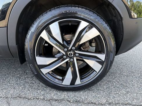 Certified 2023 Volvo XC40 B5 Ultimate w/ Climate Package AWD/4WD image 11