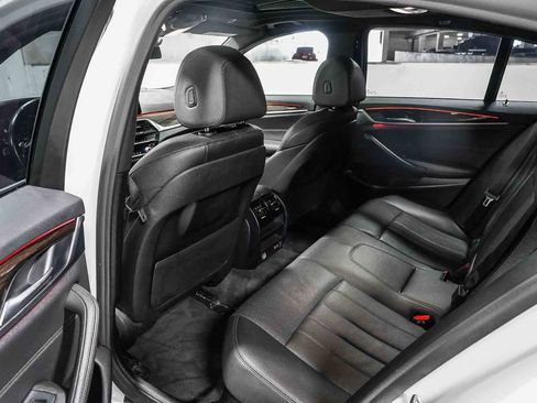 Used 2021 BMW 530i w/ Convenience Package RWD image 19