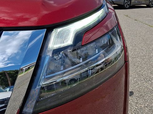 Certified 2024 Nissan Pathfinder SL w/ Cargo Package AWD/4WD image 8