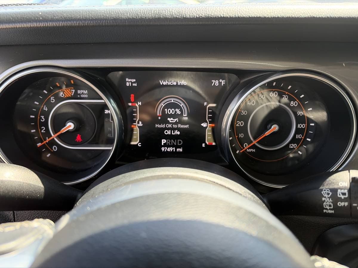 Used 2019 Jeep Wrangler Unlimited Sahara AWD/4WD image 37