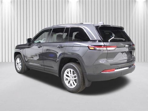 New 2026 Jeep Grand Cherokee Laredo X AWD/4WD image 5