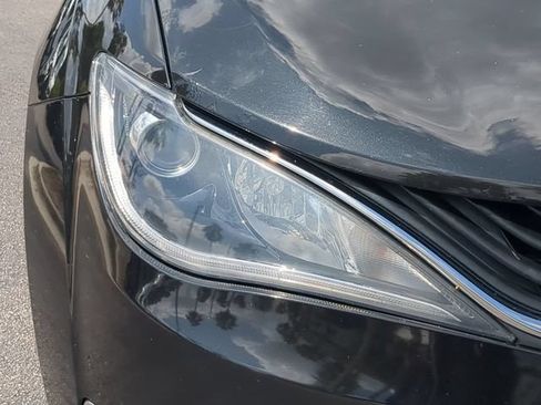 Used 2019 Chrysler Pacifica Limited w/ Advanced Safetytec Group FWD image 10