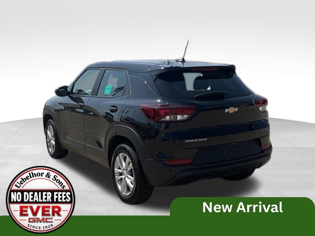 Used 2021 Chevrolet TrailBlazer LS FWD image 9