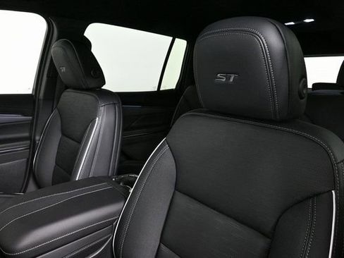 New 2026 Buick Enclave Sport Touring image 5