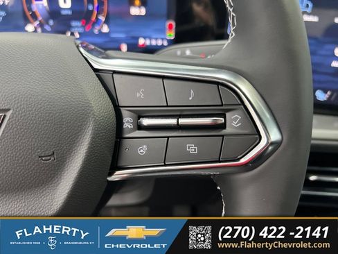 Used 2025 Chevrolet Traverse LT w/ LPO, Floor Liner Package FWD image 25