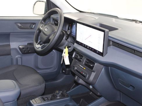 New 2025 Ford Maverick XL image 27