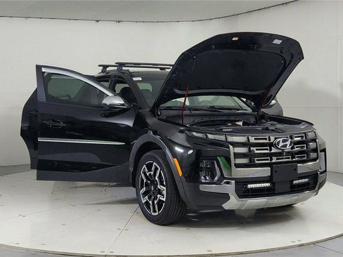 Used 2025 Hyundai Santa Cruz Limited image 9