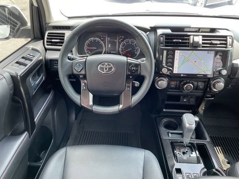 Used 2022 Toyota 4Runner TRD Off-Road Premium AWD/4WD image 10
