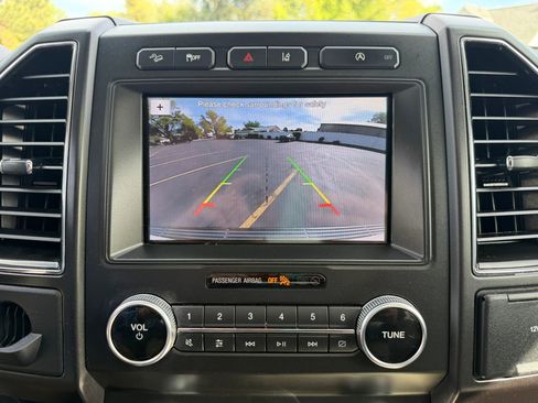 Used 2019 Ford Expedition Limited w/ Equipment Group 301A AWD/4WD image 27