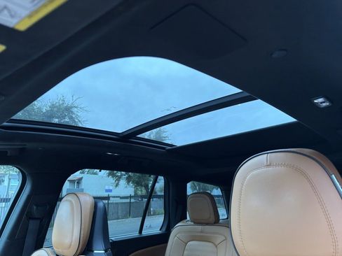 Used 2021 Lincoln Aviator Black Label w/ Dynamic Handling Package image 10