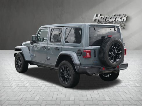 Used 2025 Jeep Wrangler Unlimited Sahara w/ Safety Group AWD/4WD image 7