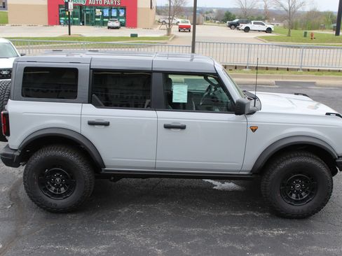 New 2026 Ford Bronco Badlands AWD/4WD image 8