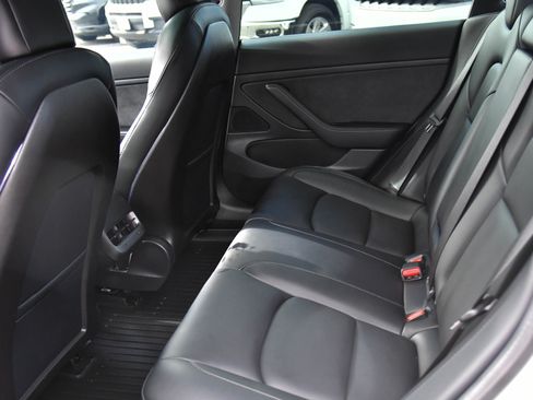 Used 2020 Tesla Model 3 Standard Range RWD image 32