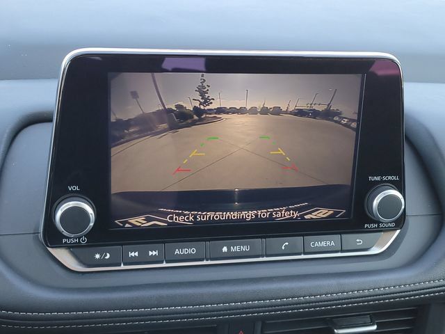 Used 2025 Nissan Rogue SV AWD/4WD image 15