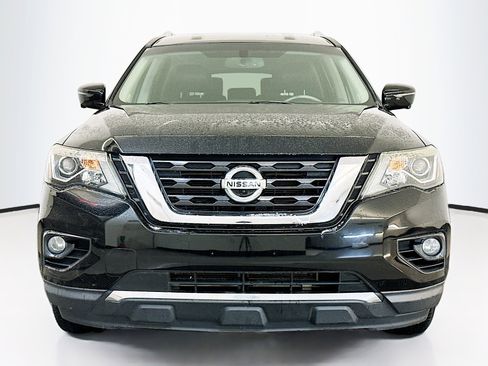Used 2017 Nissan Pathfinder SL w/ SL Tech Package image 2