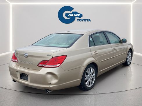Used 2010 Toyota Avalon XLS image 5
