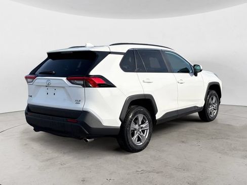 Certified 2022 Toyota RAV4 XLE w/ XLE Grade Weather Package AWD/4WD image 5