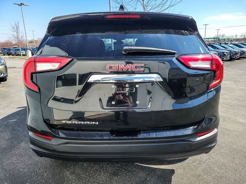 Used 2024 GMC Terrain SLE image 4